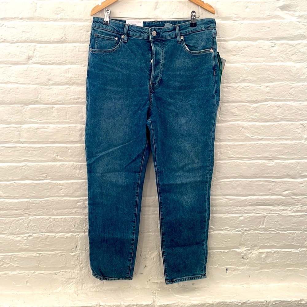 H&M Ultra High Waist Mom Jean (Size 14)